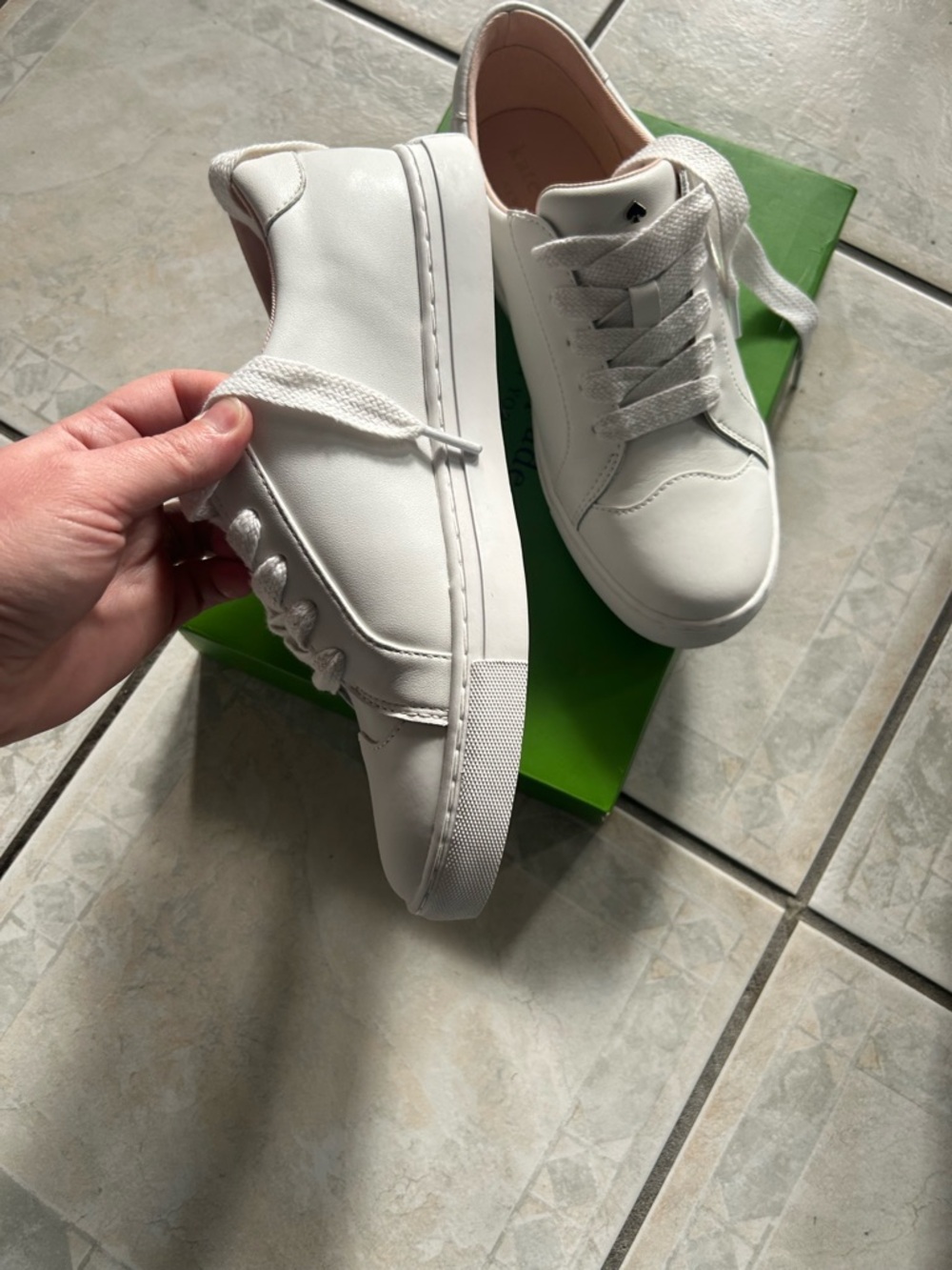 Kate Spade Fez Tennis Shoes Sneakers Women’s  Size 7.5 B White  Leather - Picture 2 of 6